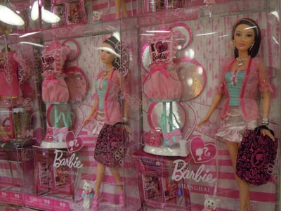 Barbie & Ling im Barbie-Palast