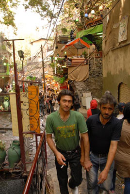 Spazieren und amüsieren in Darband Spazieren und amüsieren in Darband
